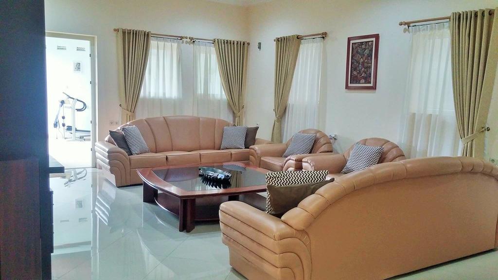 Villa Rumah Ibu Dago Бандунг Экстерьер фото