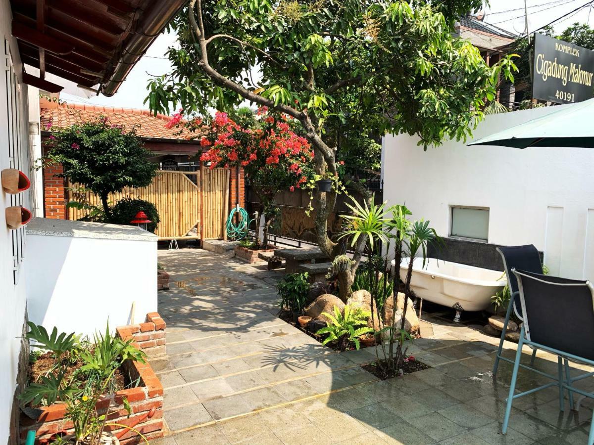 Villa Rumah Ibu Dago Бандунг Экстерьер фото